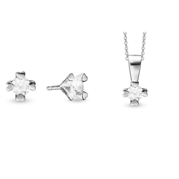 by Aagaard set, with a total of 2,25 ct diamonds Wesselton VS